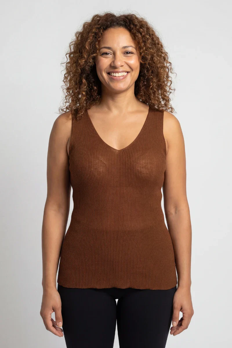 Canotta intima donna spalla larga in Lana e Seta - Image 4