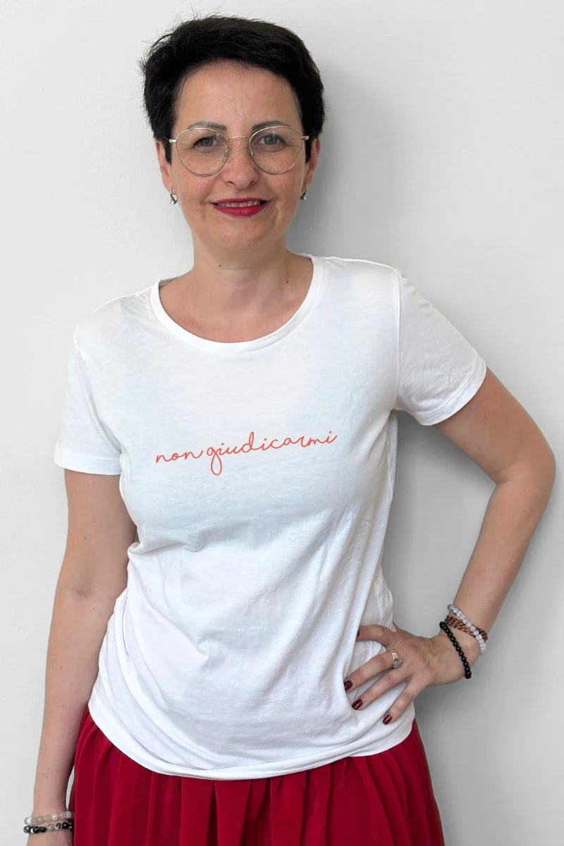 Maglia donna "Non giudicarmi" in cotone biologico - Image 2